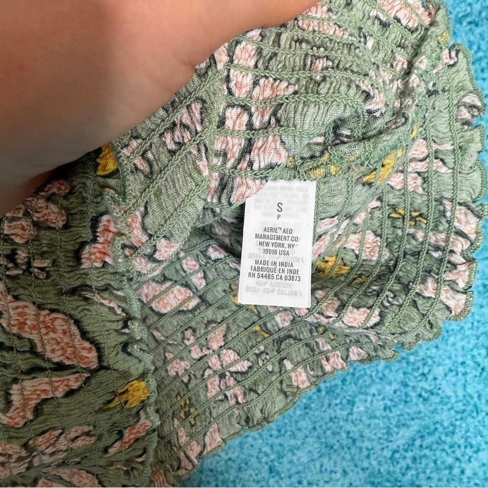 Aerie Womens Jungle Thrills Smocked Crop Tank Top Size S Green Flowers Ruffles - Picture 4 of 10
